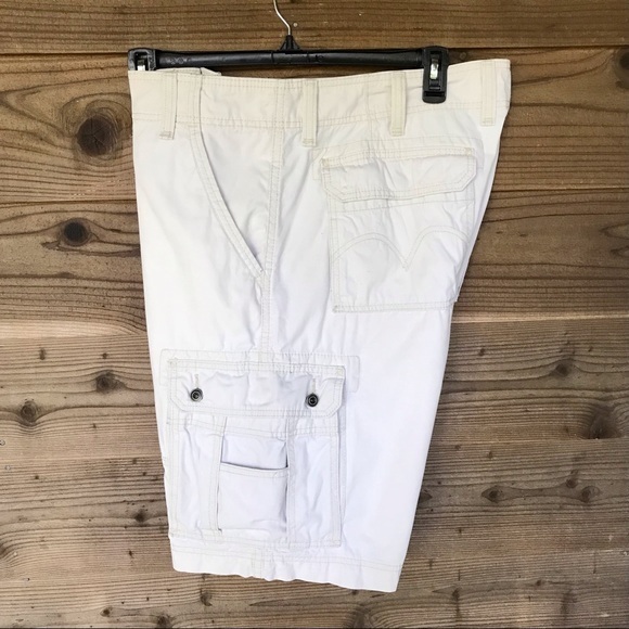 Levi’s Light Khaki 11” Cargo Shorts Size 40 - Picture 9 of 16